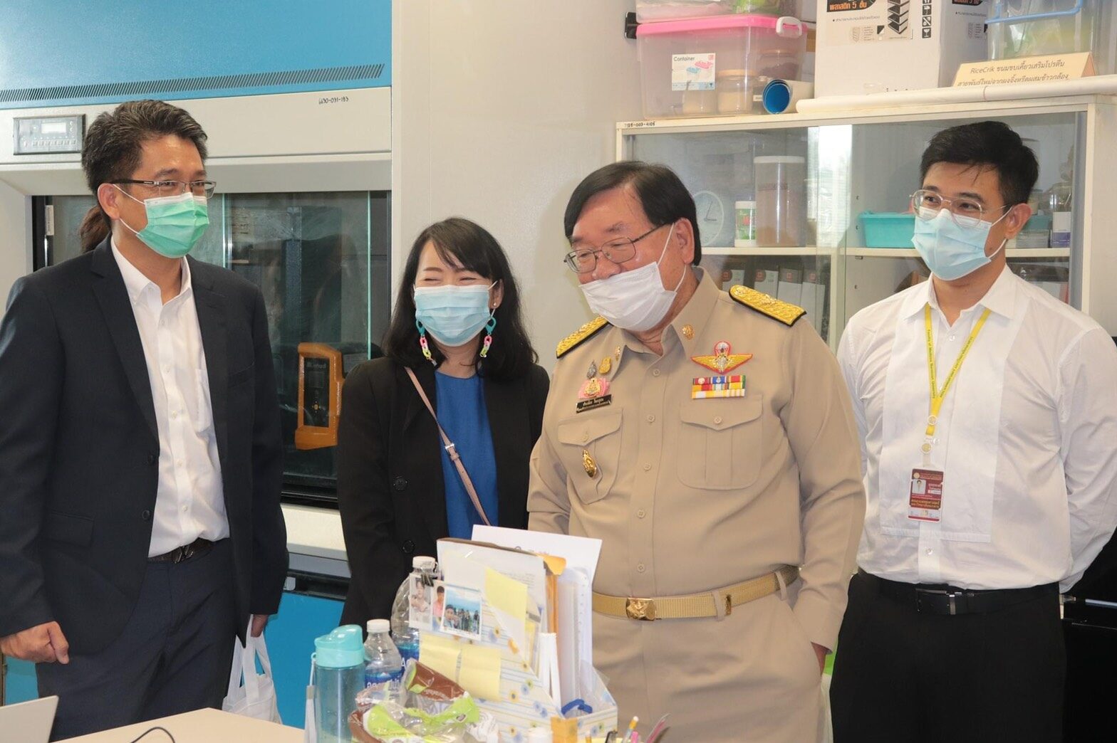 "ประภัตร" ดึงทีมวิจัย ม.นเรศวร นำนวัตกรรมผลิตอาหารสัตว์ ดันเกษตรกรเลี้ยงจิ้งหรีดส่งออก