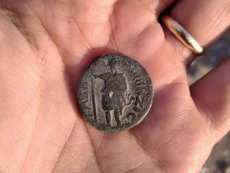 อิสราเอลพบ 'เหรียญสัมฤทธิ์' เก่า 1,850 ปี สลักภาพเหมือนจักรพรรดิโรมัน