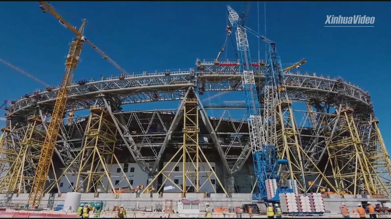 จีนสร้างโครงหลังคา 'สนามฟุตบอลโลก 2022' ในกาตาร์เสร็จแล้ว