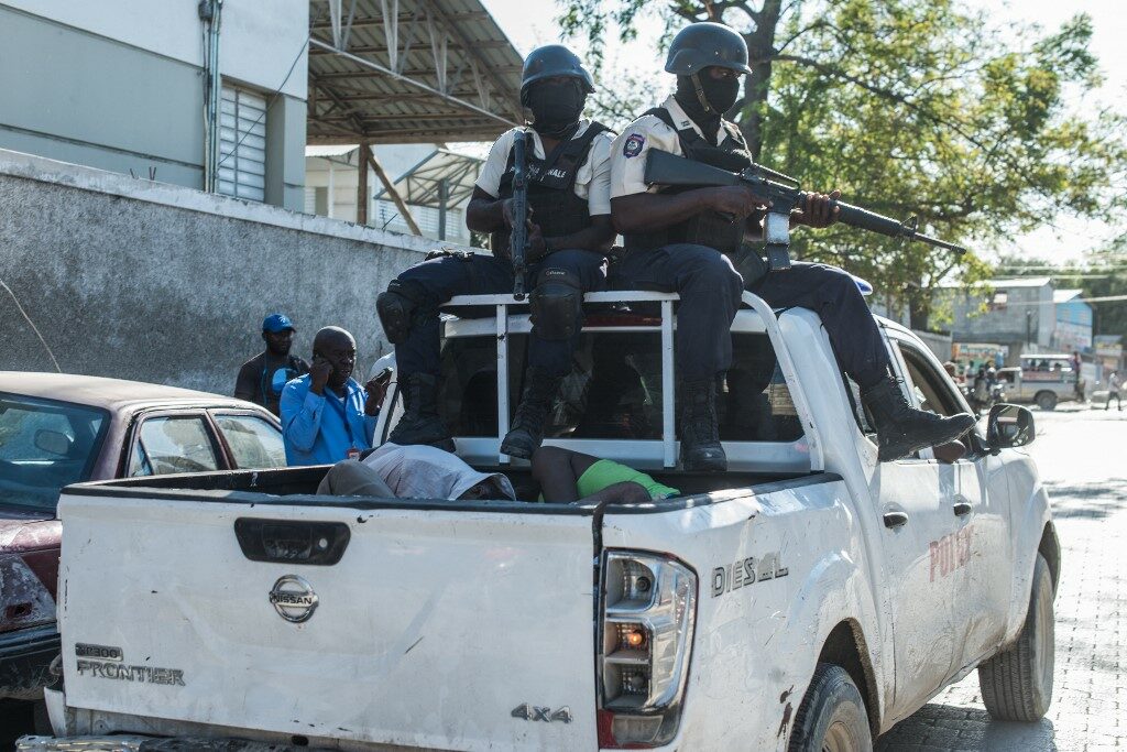 เฮติเร่งล่า! นักโทษหลายร้อยแหกคุก ปะทะจนท.ดับ 25 ศพ