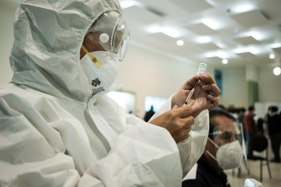 โบลิเวียเริ่มฉีดวัคซีนโควิด-19 'ซิโนฟาร์ม' ในลาปาซ