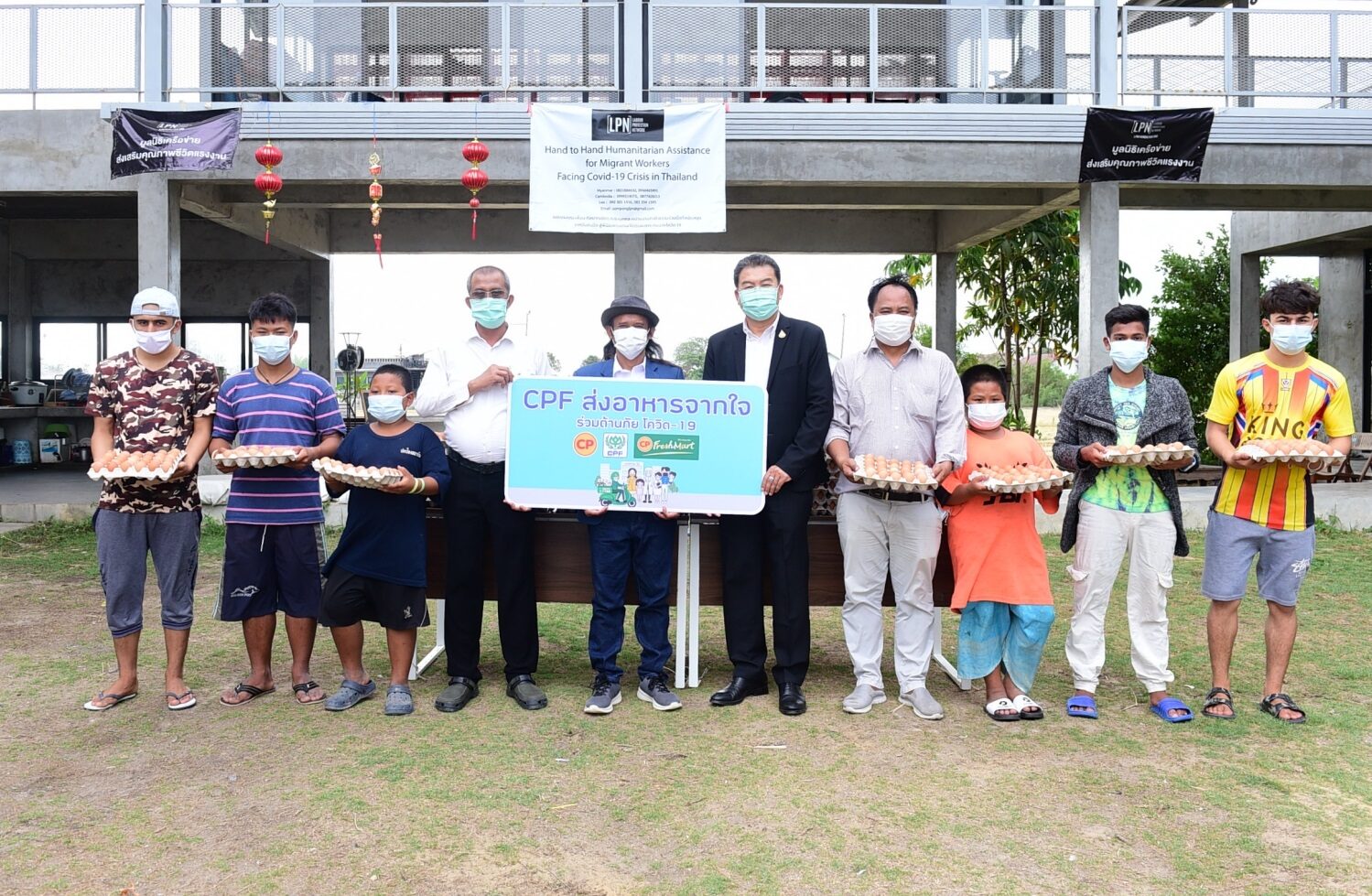 "CPF" ร่วมมูลนิธิ LPN ส่งมอบน้ำใจช่วยแรงงานต่างชาติ ฝ่าวิกฤติโควิด