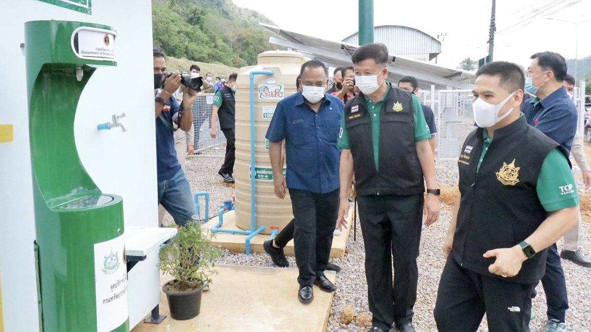 'วราวุธ' แก้ภัยแล้ง ส่งมอบสถานีจ่ายน้ำบาดาลบ้านต้นไทร ช่วยกว่า 2.4 พันครัวเรือน