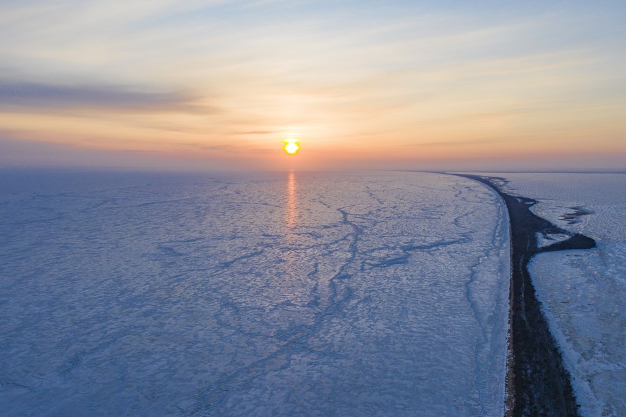 ทอดสายตามอง 'ทะเลสาบน้ำแข็ง' พรมแดนจีน-รัสเซีย