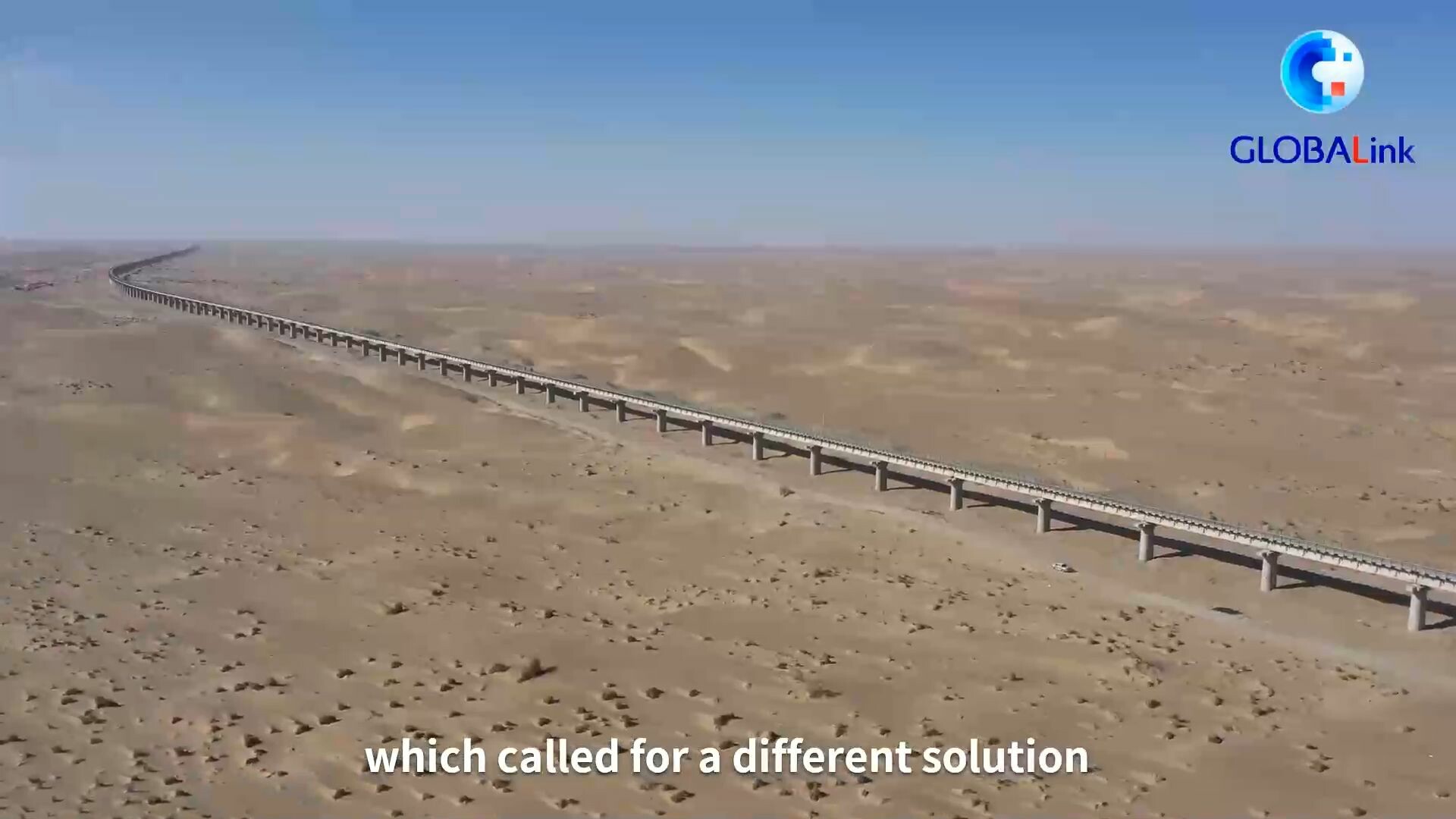 สุดหิน! ส่องอภิมหาโครงการ 'ทางรถไฟรอบทะเลทราย' สายแรกของโลกในจีน