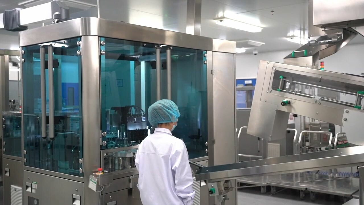 บุกห้องผลิตวัคซีนโควิด-19 'ซิโนฟาร์ม' ในจีน