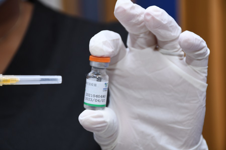 รายงานชี้วัคซีน 'ซิโนฟาร์ม-ซิโนแวค' ป้องกันโควิด-19 'โอไมครอน' อาการหนักได้