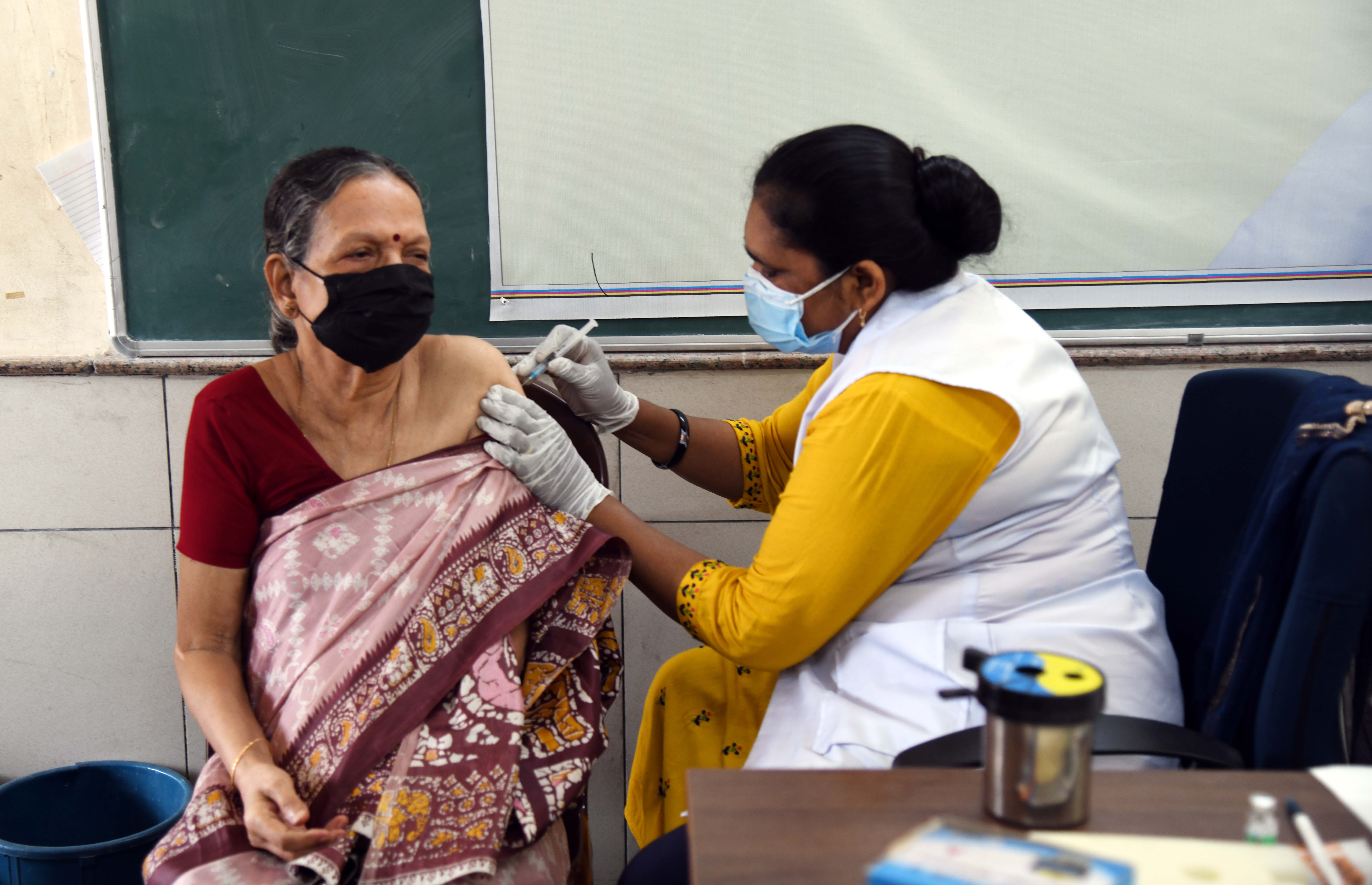 ผู้ผลิตวัคซีนอินเดียเผยผลทดลอง 'โควาซิน' ระยะ 3 ต้านโควิด-19 ได้ 77.8%