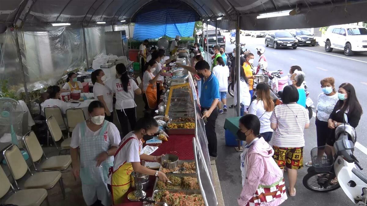 ปรับตัวโควิด โรงแรมหรูสงขลา เปิดขายอาหารเจ ราคาถูก คนแห่ซื้อคึกคัก