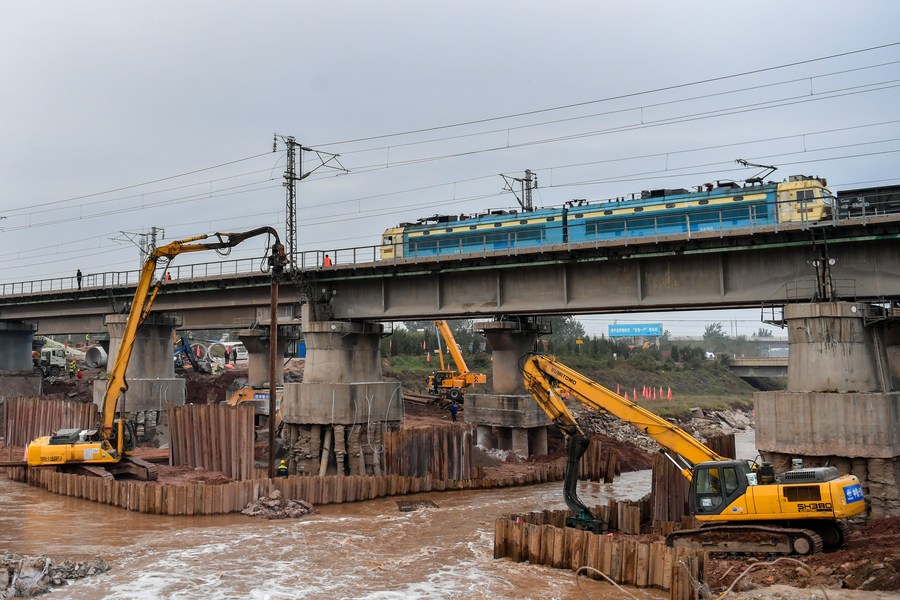 ซานซีซ่อม 'สะพานทางรถไฟ' สำเร็จ หลังถูกน้ำหลากซัดขาด