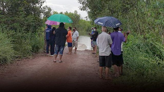 กระท่อมอาถรรพ์! 4 ปีตาย 4 ศพ เป็นคนในครอบครัวเดียวกัน ชาวบ้านเชื่อไม่สวดถอน กระท่อมอาถรรพ์! 4 ปีตาย 4 ศพ เป็นคนในครอบครัวเดียวกัน ชาวบ้านเชื่อไม่สวดถอน