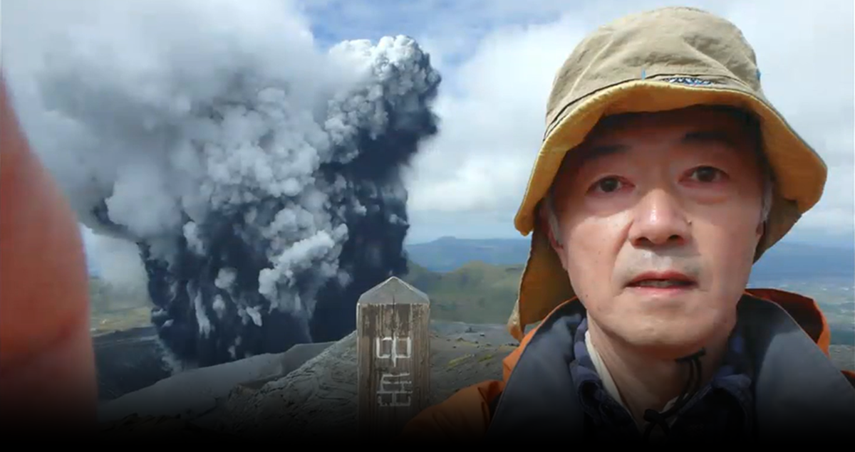 ชาวญี่ปุ่น ถ่ายเซลฟี่กับภูเขาไฟที่ปะทุ กลายเป็นไวรัลทั่วโลกออนไลน์