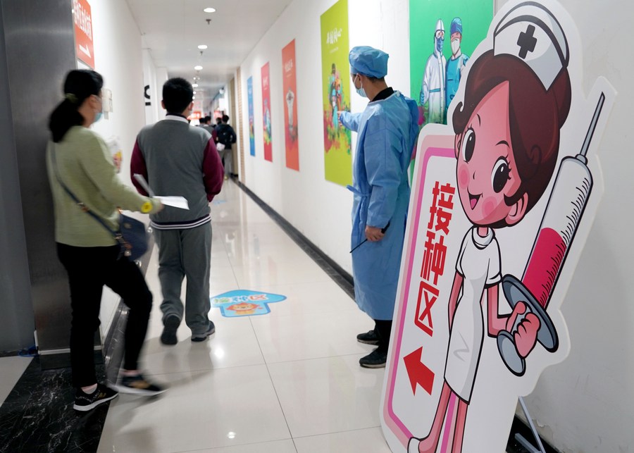 เซี่ยงไฮ้เริ่มฉีดวัคซีนโควิด-19 ให้เด็กอายุ 6-11 ปี
