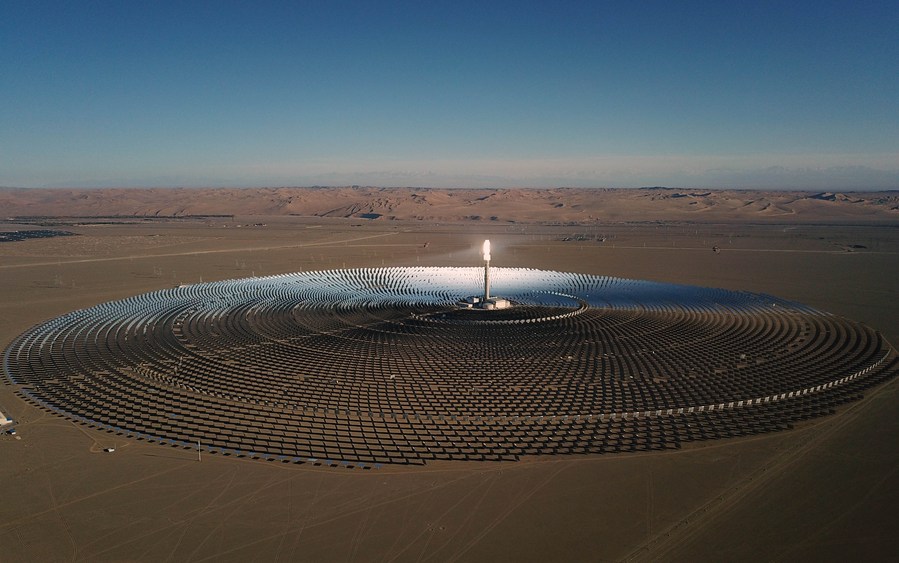จีนเริ่มโครงการ 'พลังงานลม-แสงอาทิตย์' ในทะเลทราย