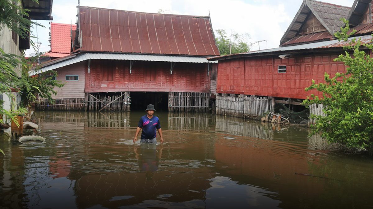 สุพรรณบุรี ชาวบ้าน 6 ตำบลทุกข์หนัก น้ำท่วมนานนับเดือน เริ่มป่วยกันแล้ว