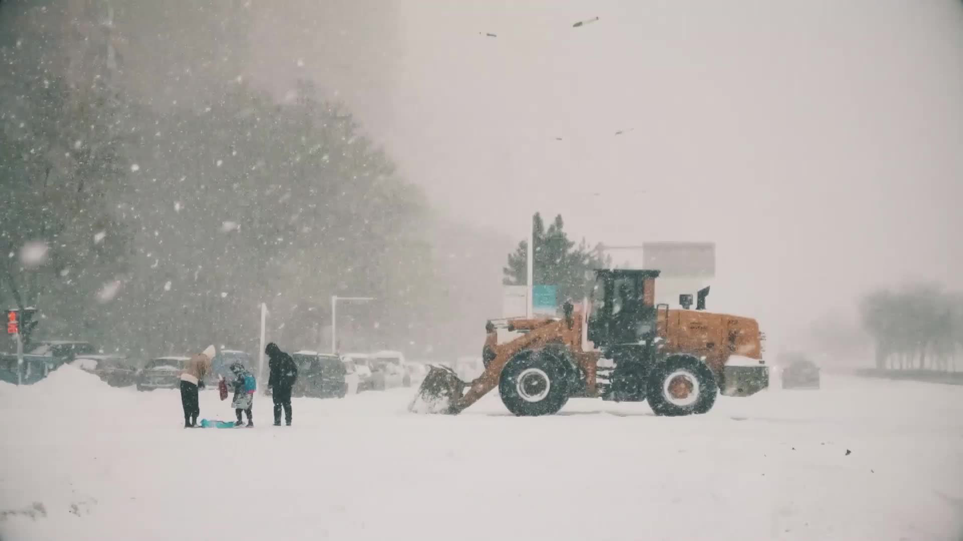 'ทงเหลียว' ฟื้นฟูการจราจร หลังพายุหิมะถล่มหนักสุดในรอบ 70 ปี