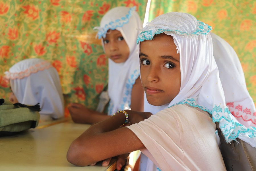 'โรงเรียนเต็นท์' กลางผืนทราย ตัวเลือกเดียวของเด็กเยเมน
