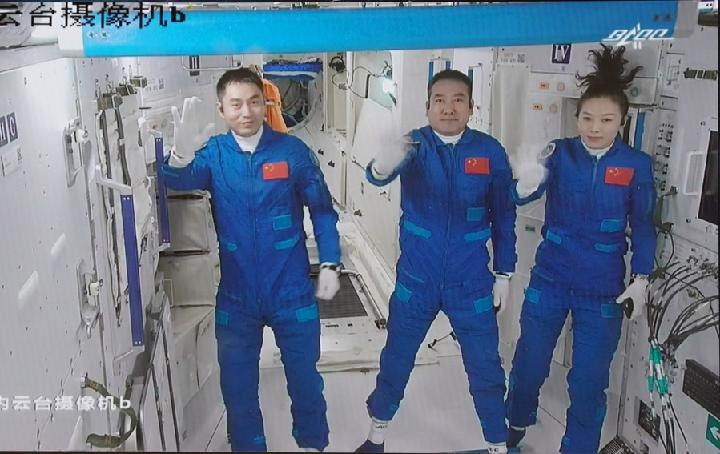 ทีมนักบินอวกาศจีนเตรียม 'สอนสดจากนอกโลก' 9 ธ.ค. นี้