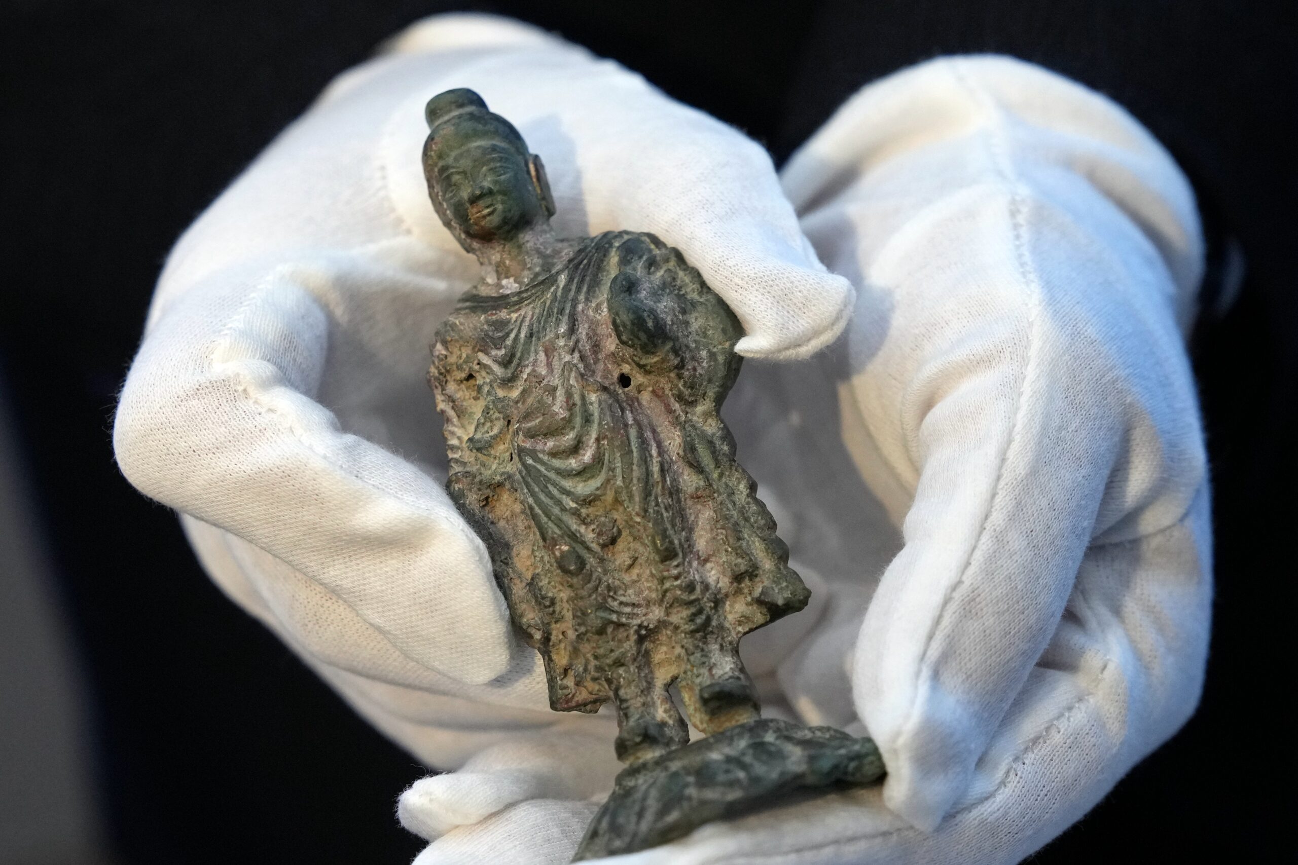 จีนพบ ‘พระพุทธรูปศากยมุนี’ ยุคราชวงศ์ฮั่น ทำจากโลหะเจือ