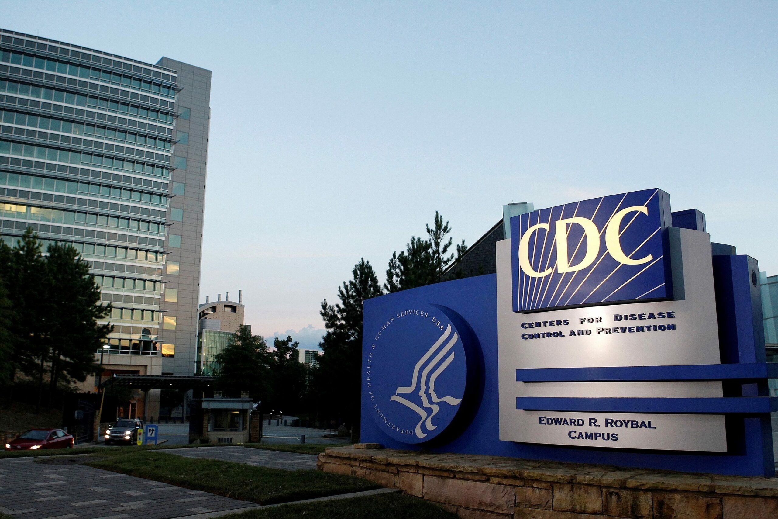 CDC ชี้ผู้ติดเชื้อโอไมครอนในสหรัฐส่วนใหญ่ ฉีดวัคซีนต้านโควิดครบ 2 โดส