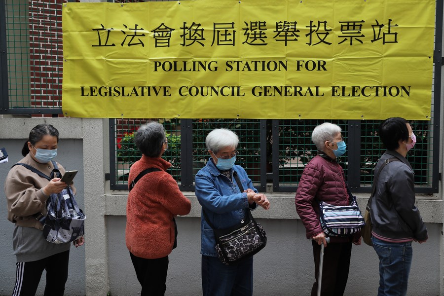 ชาวฮ่องกงแห่ใช้สิทธิเลือกตั้งสภานิติบัญญัติ ชุดที่ 7 ทะลุ 90%