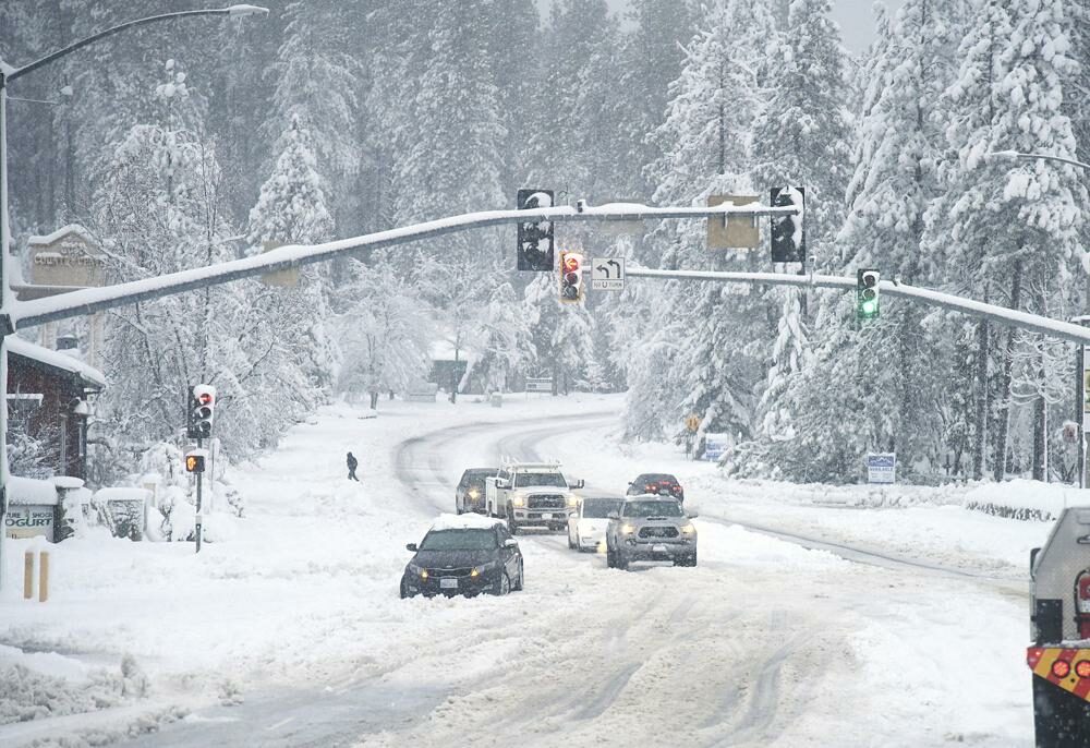 พายุหิมะถล่มแคลิฟอร์เนีย-พื้นที่ตะวันเฉียงเหนือสหรัฐ อุณหภูมิลด -12.8 องศา
