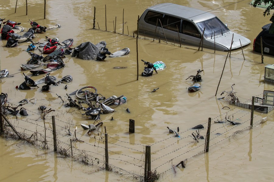 เมืองในอินโดฯ น้ำท่วมขัง ผลพวงฝนตกหนัก