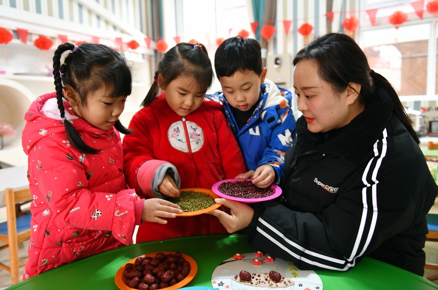จีนออกแผนเสริมแกร่ง 'บุคลากรครู' หนุนการศึกษาขั้นพื้นฐาน