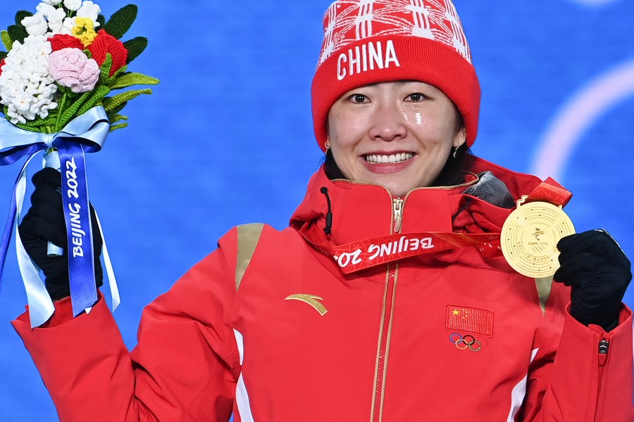 เผยชื่อ 2 นักกีฬาจีน 'ผู้ถือธงคณะผู้แทนจีน' ในพิธีปิด 'ปักกิ่ง โอลิมปิก'