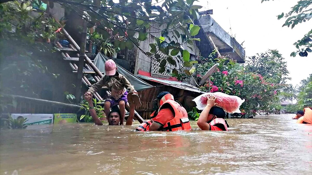 ฟิลิปปินส์ เสียชีวิตเพิ่ม ถูกดินถล่ม ฤทธิ์พายุ "เมกี"