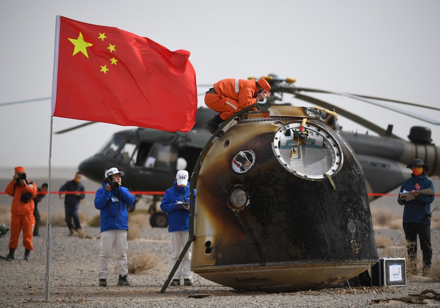 จีนพัฒนา 'สารเคลือบคุมความร้อน' ปกป้องนักบินยานอวกาศเสินโจว-14