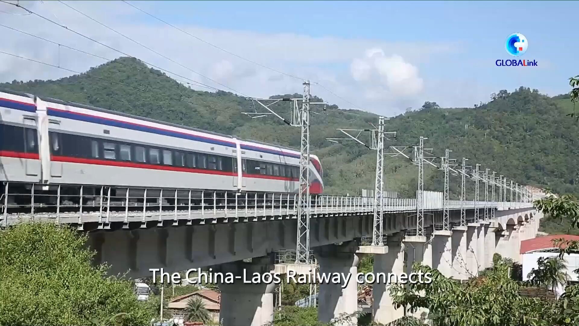 GLOBALink : บริษัทจีนสร้าง 'หมู่บ้าน' ให้ชาวลาวย้ายถิ่นฐานเพื่อ 'ทางรถไฟจีน-ลาว'