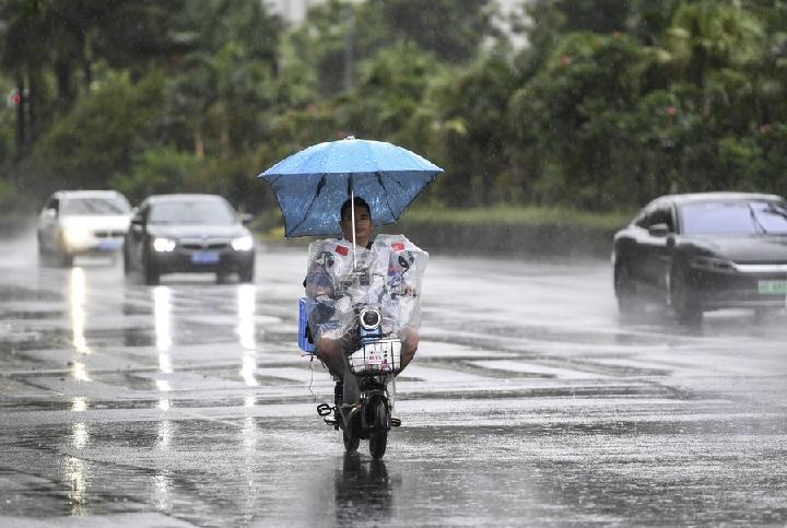 จีนเตือนพื้นที่ตอนใต้เฝ้าระวัง 'น้ำท่วม' จากฝนตกหนัก