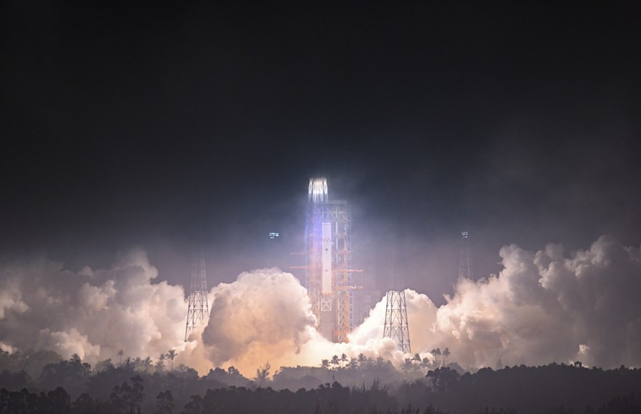 จีนส่งยาน 'เทียนโจว-4' สู่ห้วงอวกาศ จัดส่งสิ่งของให้ 'สถานีอวกาศจีน'