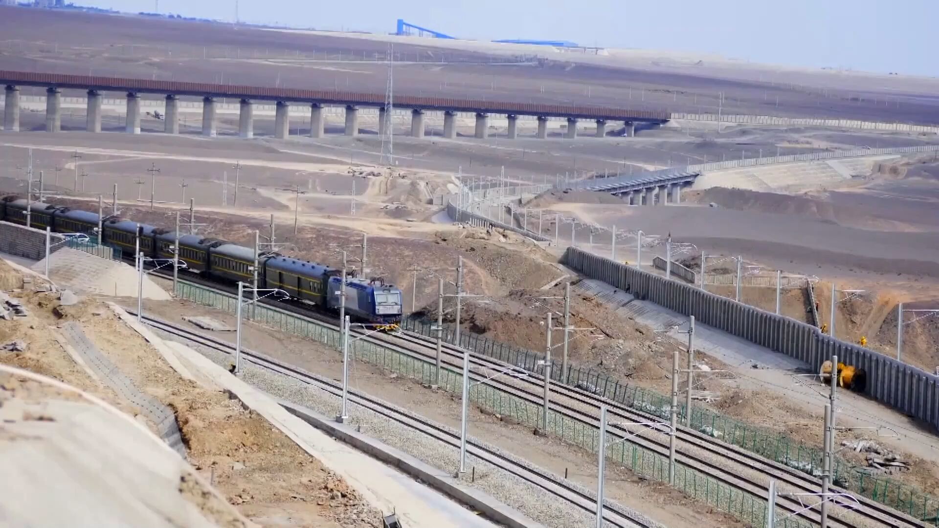 GLOBALink : 'รถไฟความเร็วต่ำ' ราคาประหยัดของชาวบ้านซินเจียง