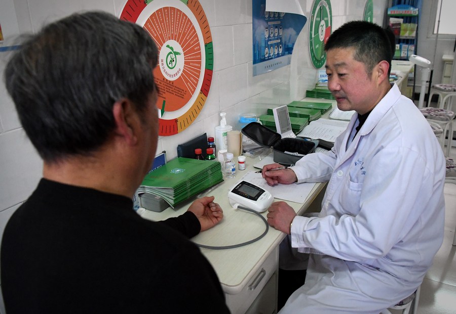 วิจัยพบ 'หมอหมู่บ้าน' ช่วยคุมความดันโลหิตสูงในชนบทจีน