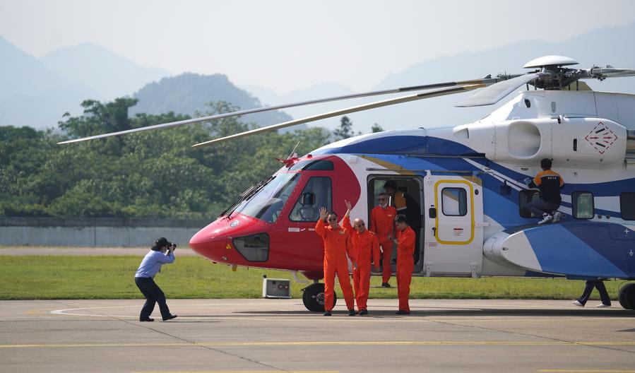'เฮลิคอปเตอร์' หนุนกู้ภัย ฝีมือจีน บินเที่ยวแรกสำเร็จ