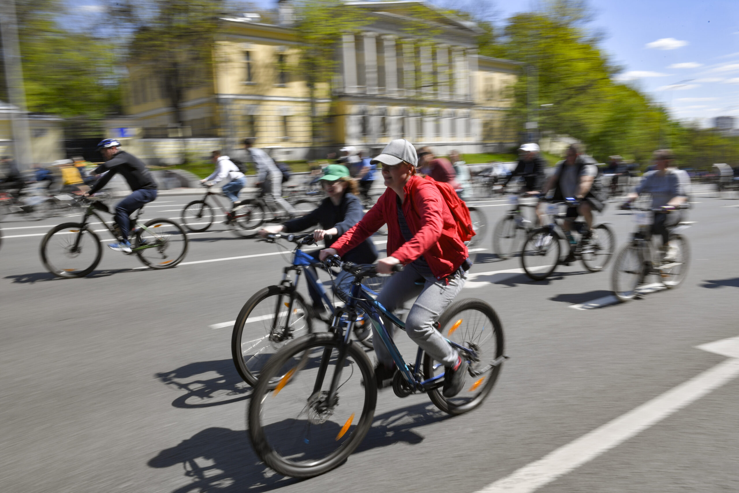 คึกคัก! เหล่านักปั่นตบเท้าร่วม 'เทศกาลจักรยาน' ในมอสโก