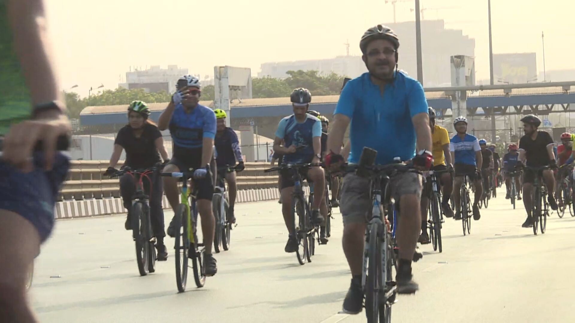นักปั่นจักรยานกว่า 5,000 คน ร่วมฉลอง 'วันสิ่งแวดล้อมโลก' ในมุมไบ
