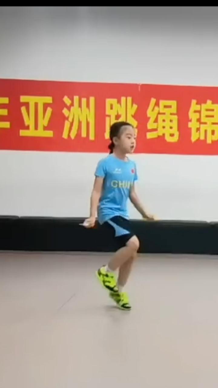 สุดทึ่ง! เด็กหญิง 6 ขวบ ติดทีมโดดเชือกระดับชาติจีน