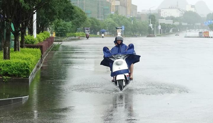 จีนเตือนภัย 'พายุฝน' ในหลายพื้นที่