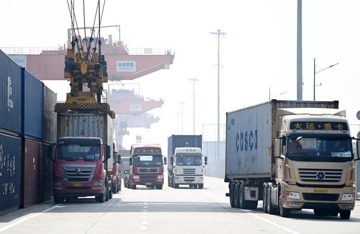 ยอดขนส่งสินค้าทางถนนในจีน ลดลง 4.5% ใน 7 เดือนแรก
