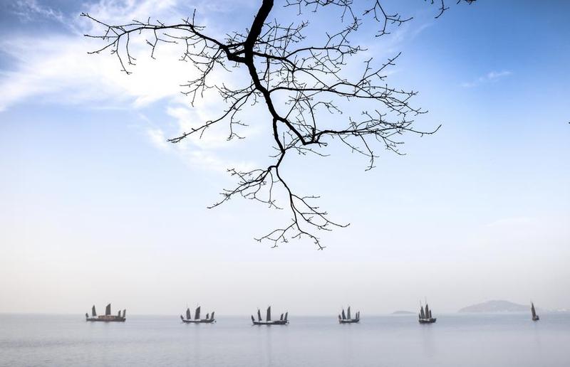 จีนใช้ 'น้ำแยงซี' หล่อเลี้ยงทะเลสาบใหญ่ผจญภัยแล้ง