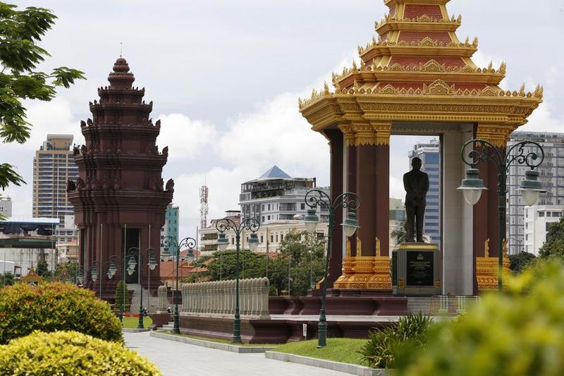 ประธานรัฐสภา 'กัมพูชา' เริ่มต้นเดินทางเยือน 'เวียดนาม-ลาว'