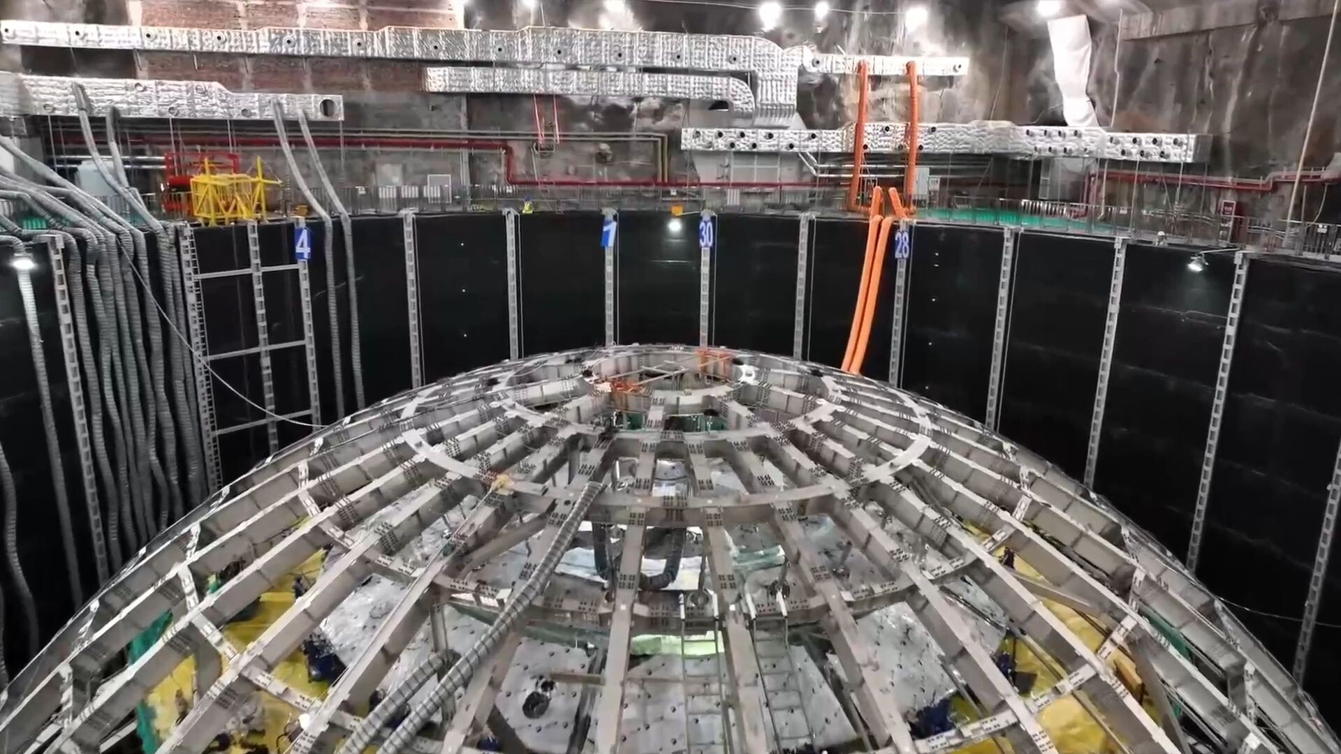 กวางตุ้งสร้าง 'ห้องปฏิบัติการนิวตริโนใต้ดิน' ลึก 700 เมตร