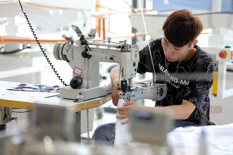 จีนเผยอุตสาหกรรม 'เสื้อผ้า' รายได้-กำไรโตใน 8 เดือนแรก