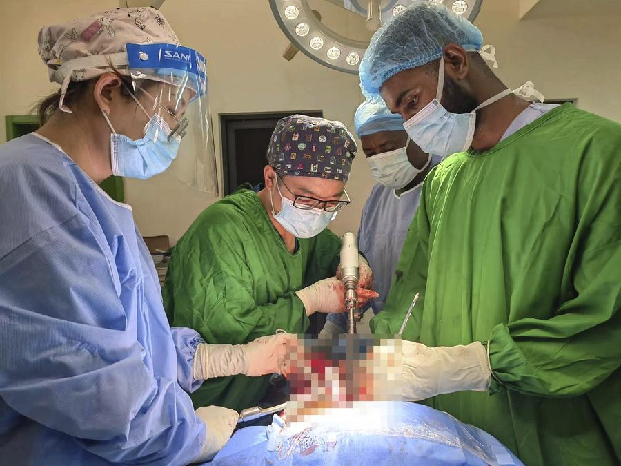 'ทีมการแพทย์จีน' ร่วมภารกิจรักษาผู้ป่วยในซูดาน