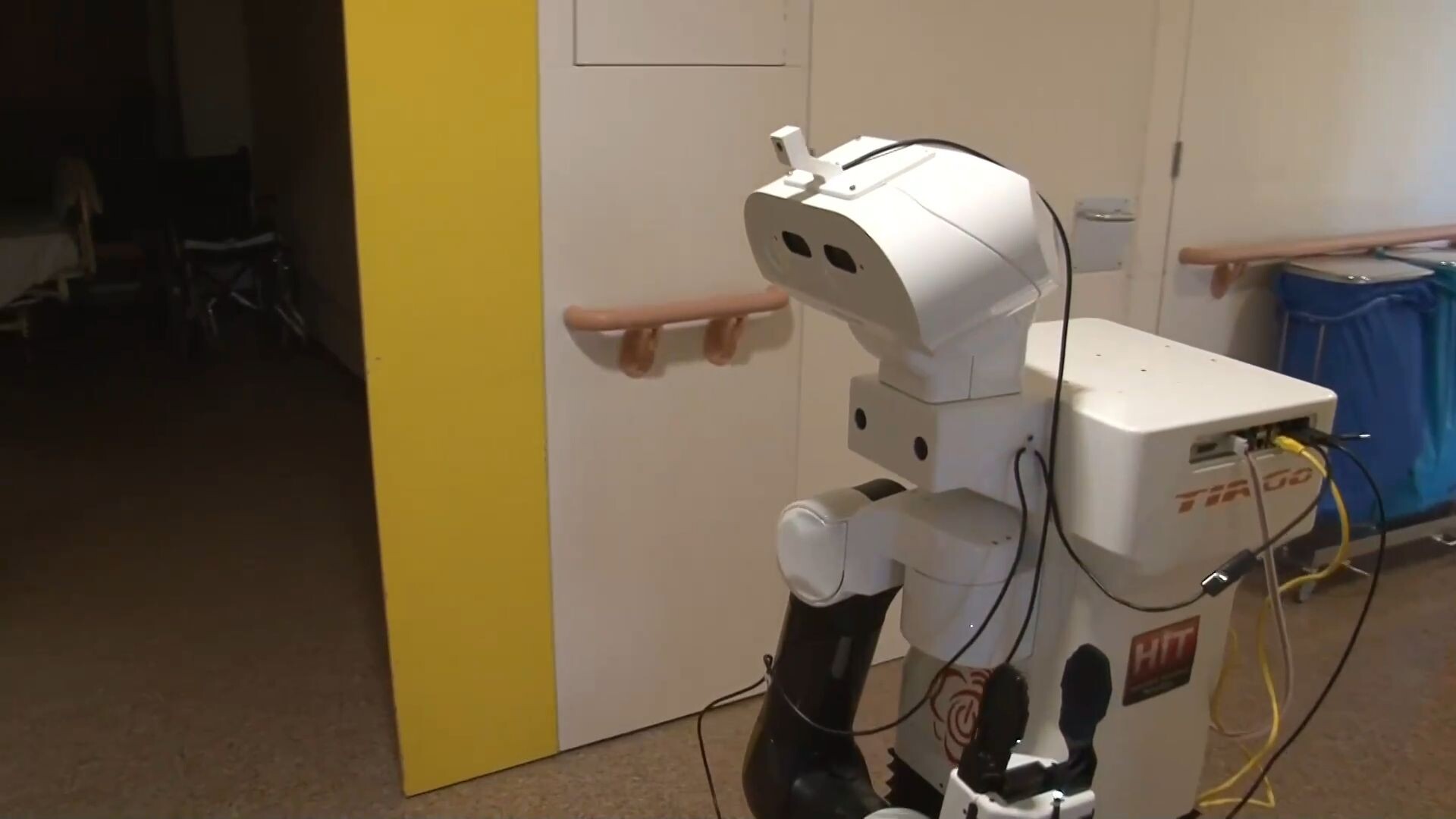 รพ. สเปนใช้ 'หุ่นยนต์' ช่วยป้องกันผู้ป่วยพลัดตกเตียง