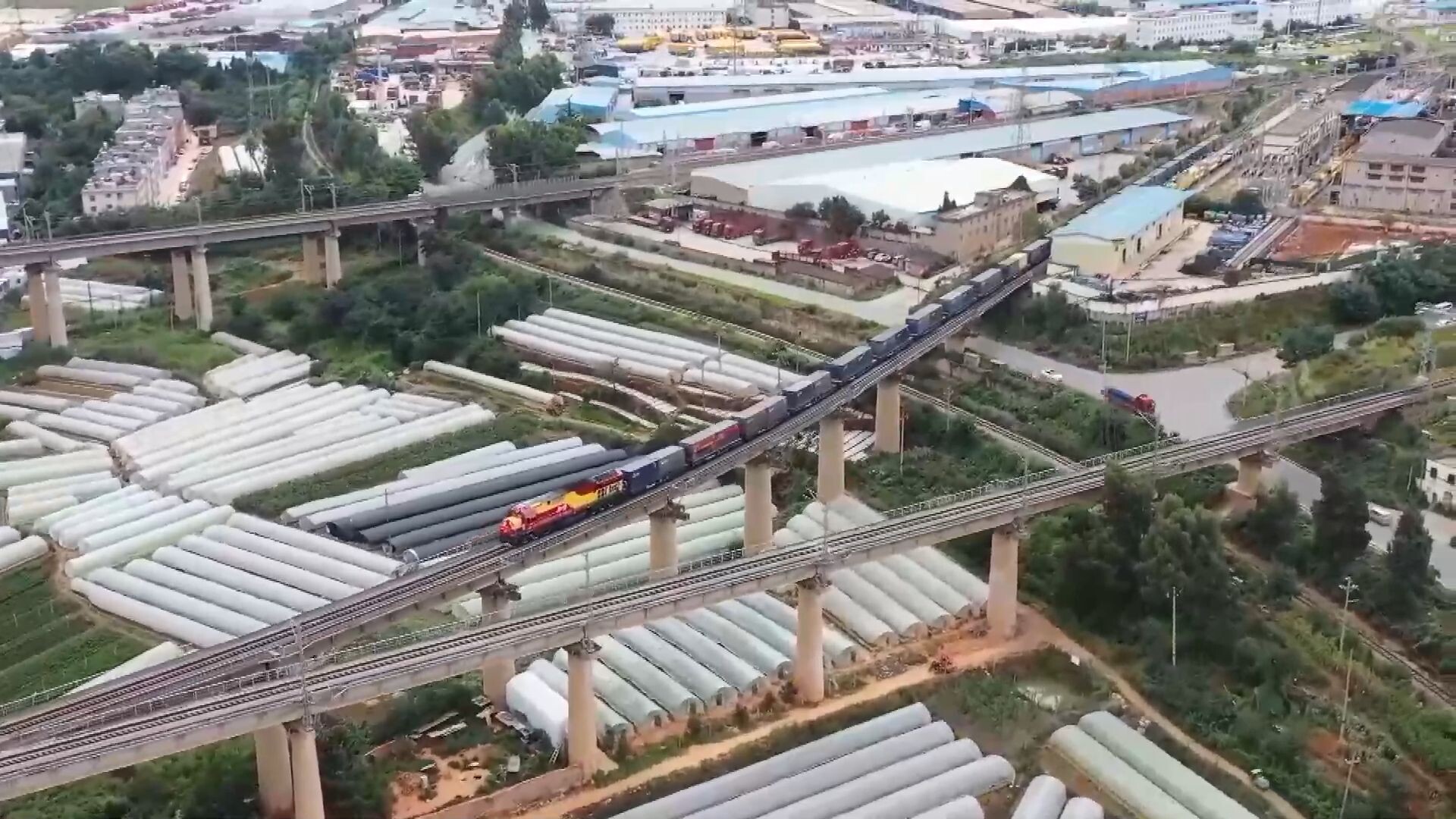 ทางรถไฟจีน-ลาว ขนส่งสินค้าทะลุ 10 ล้านตัน