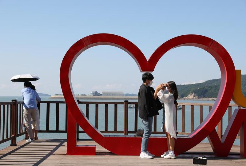 สำรวจพบชาวเกาหลีใต้เกือบครึ่งหนึ่ง 'ลังเลจะแต่งงาน'